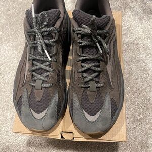 YEEZY BOOST 700 V2 REPS